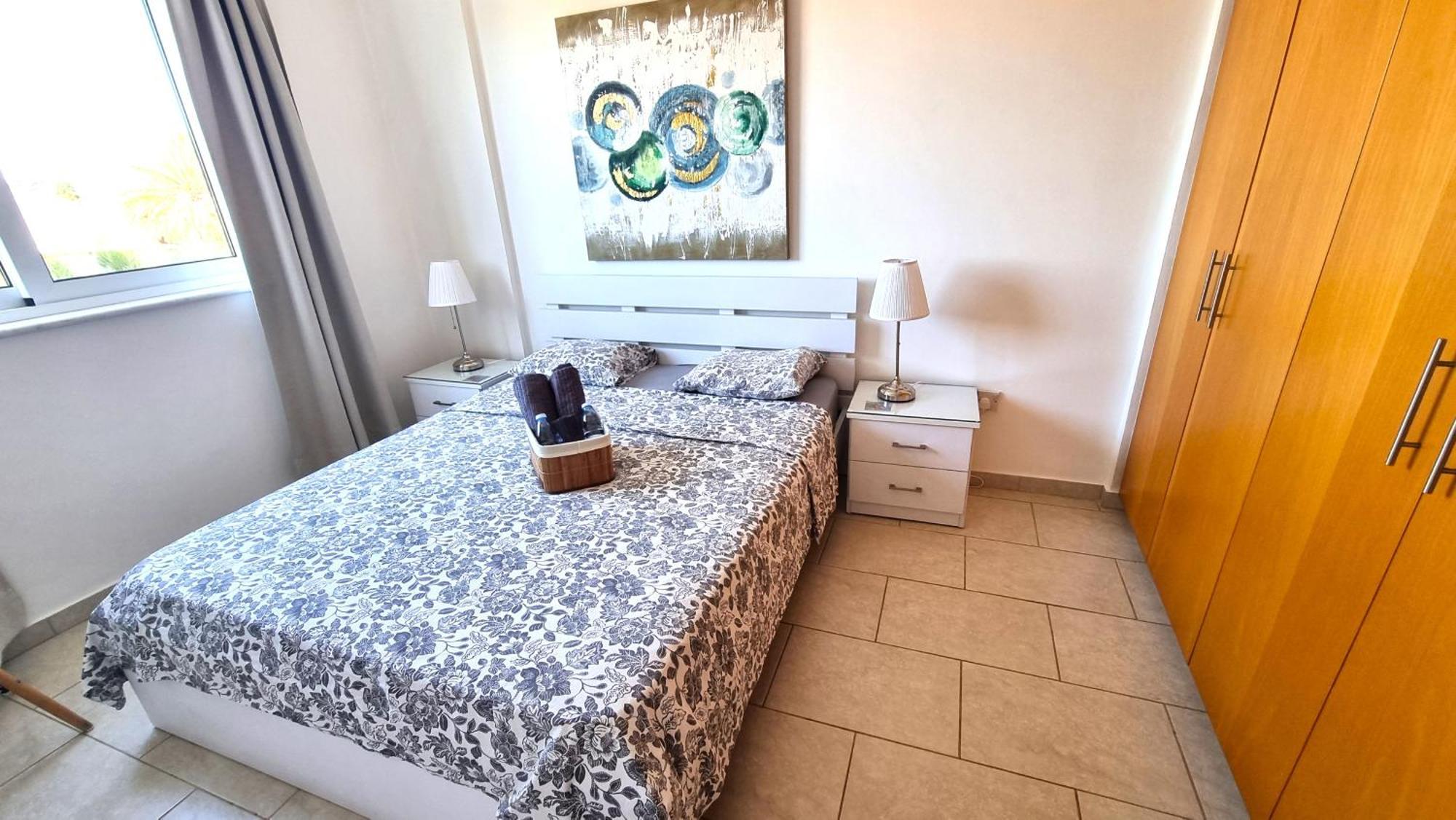 Beach Haven: 7-Minute Walk To The Beach + Pool ลาร์นาคา ภายนอก รูปภาพ