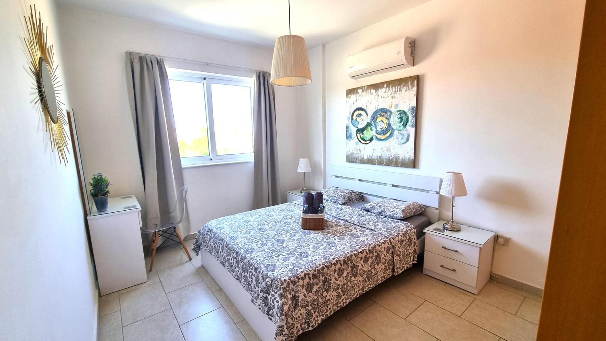 Beach Haven: 7-Minute Walk To The Beach + Pool ลาร์นาคา ภายนอก รูปภาพ